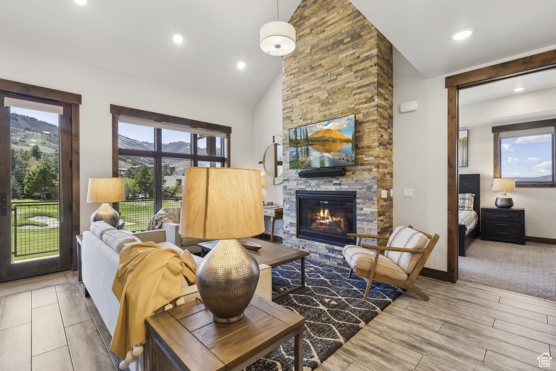 Park City, Utah 84098, United States, 3 Bedrooms Bedrooms, ,3 BathroomsBathrooms,Residential,Pending,181410