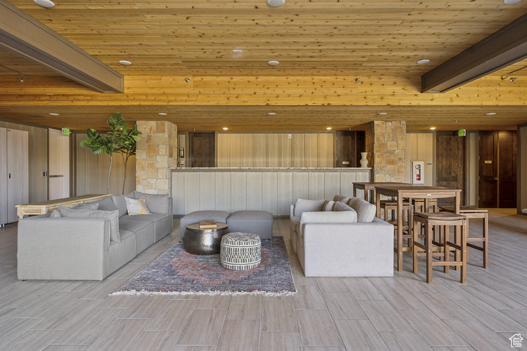 Park City, Utah 84098, United States, 3 Bedrooms Bedrooms, ,3 BathroomsBathrooms,Residential,Pending,181410