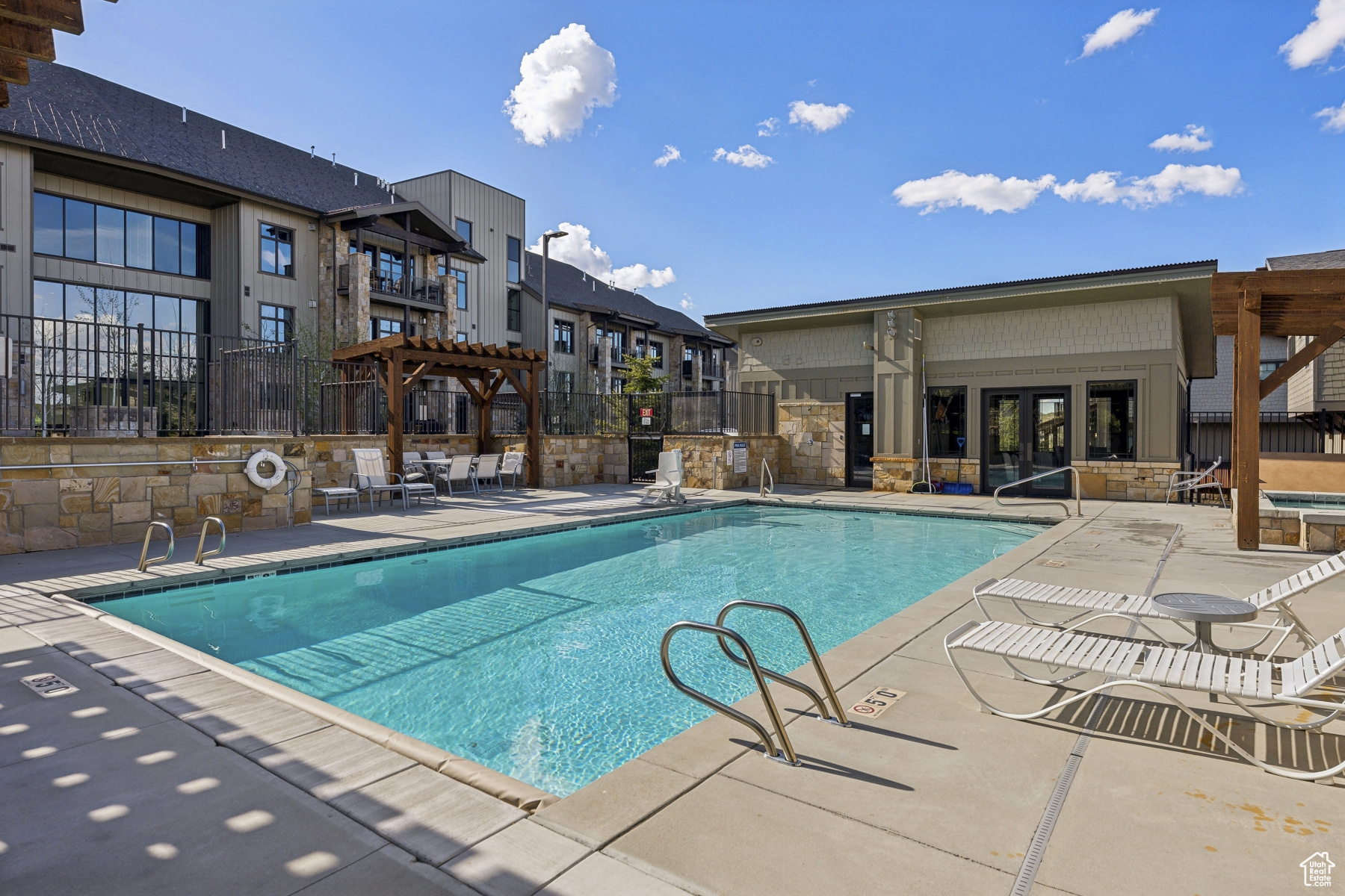 Park City, Utah 84098, United States, 3 Bedrooms Bedrooms, ,3 BathroomsBathrooms,Residential,Pending,181410