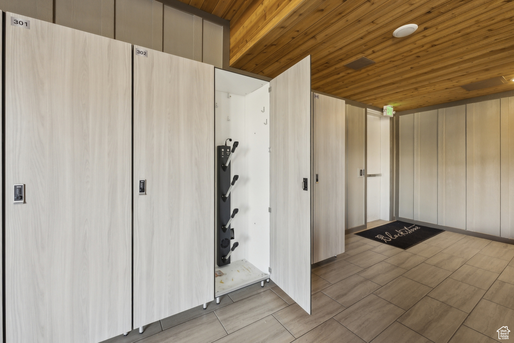 Park City, Utah 84098, United States, 3 Bedrooms Bedrooms, ,3 BathroomsBathrooms,Residential,Pending,181410