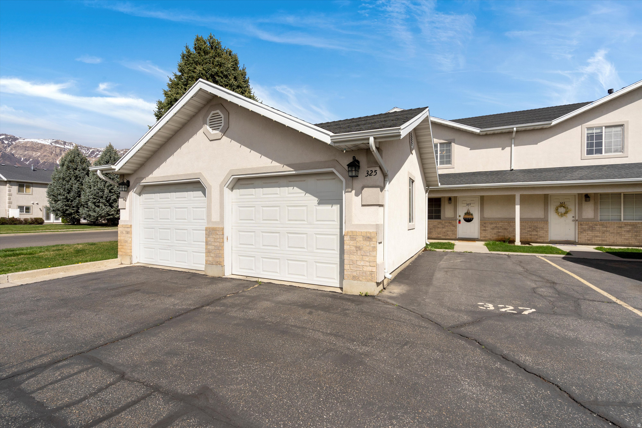 BLACKHAWK TOWNHOUSE - Residential