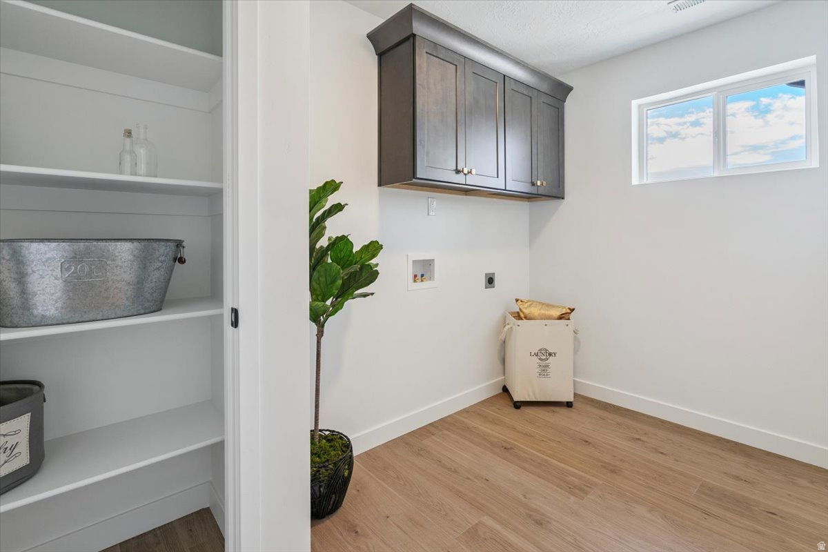 NORTH LAKE MEADOWS - Residential