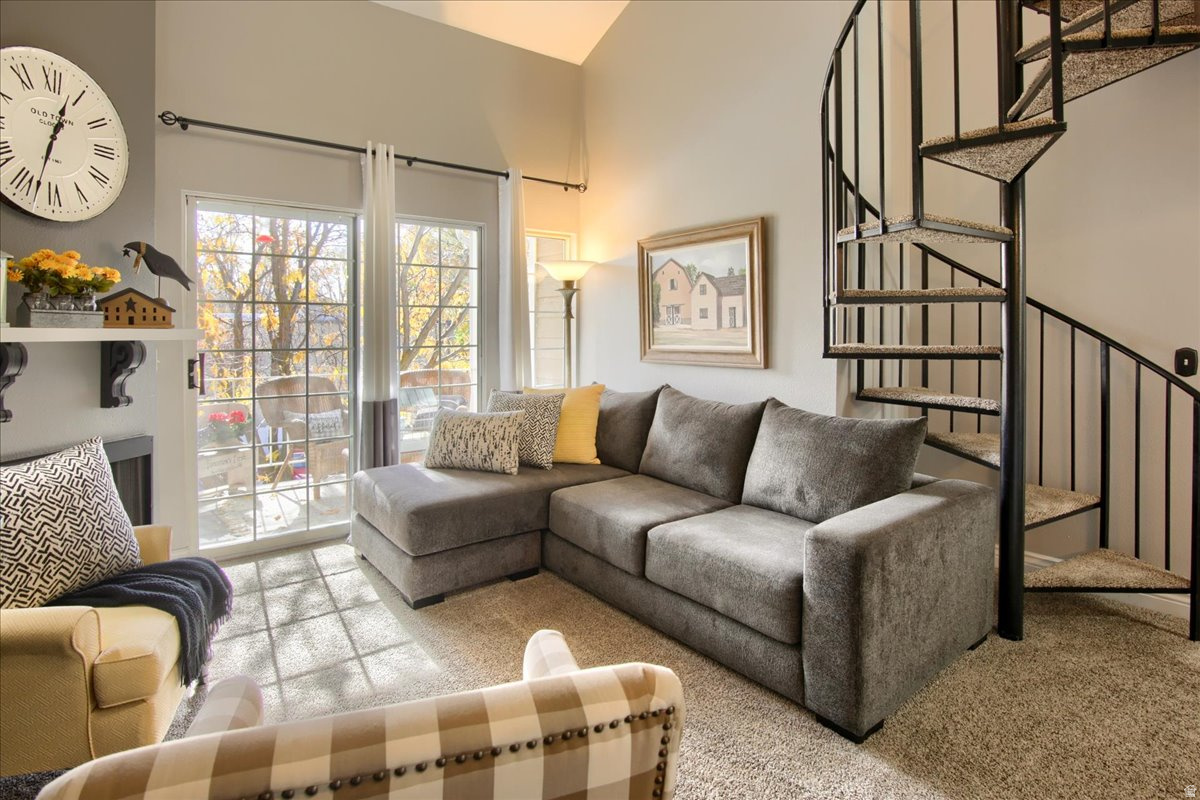 CARRIAGE CROSSING - Residential