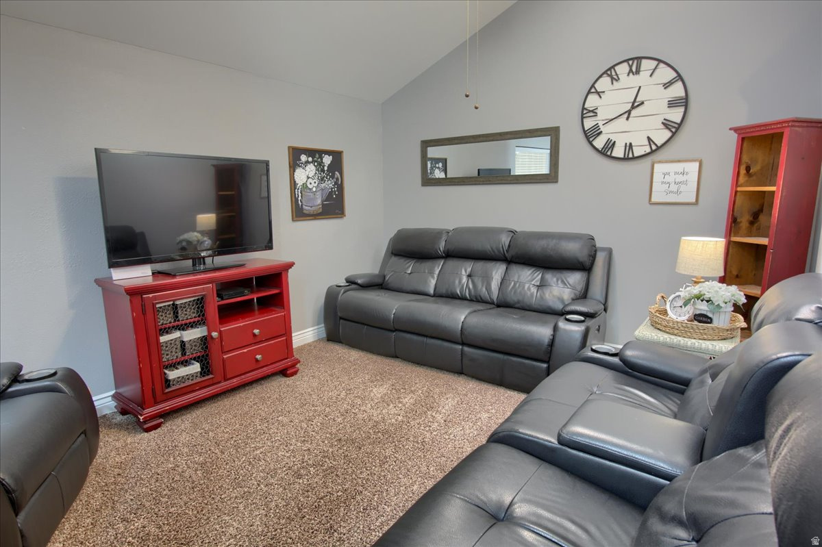 CARRIAGE CROSSING - Residential