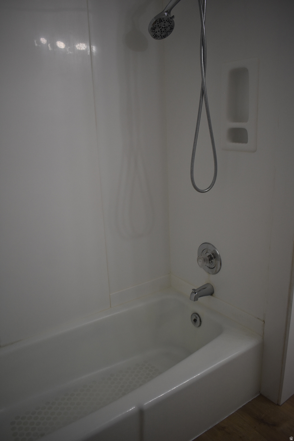 OAKLEY - Residential Income