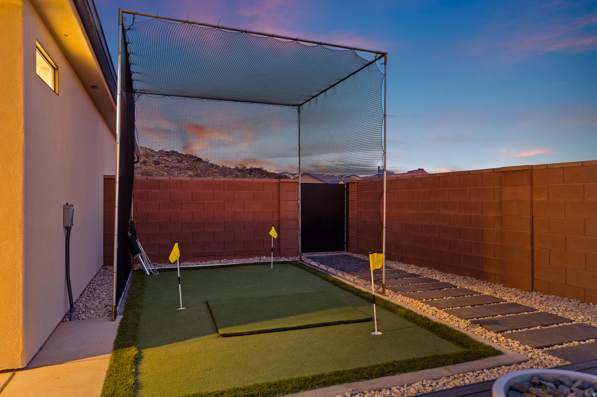 PAINTED SANDS - Residential Income