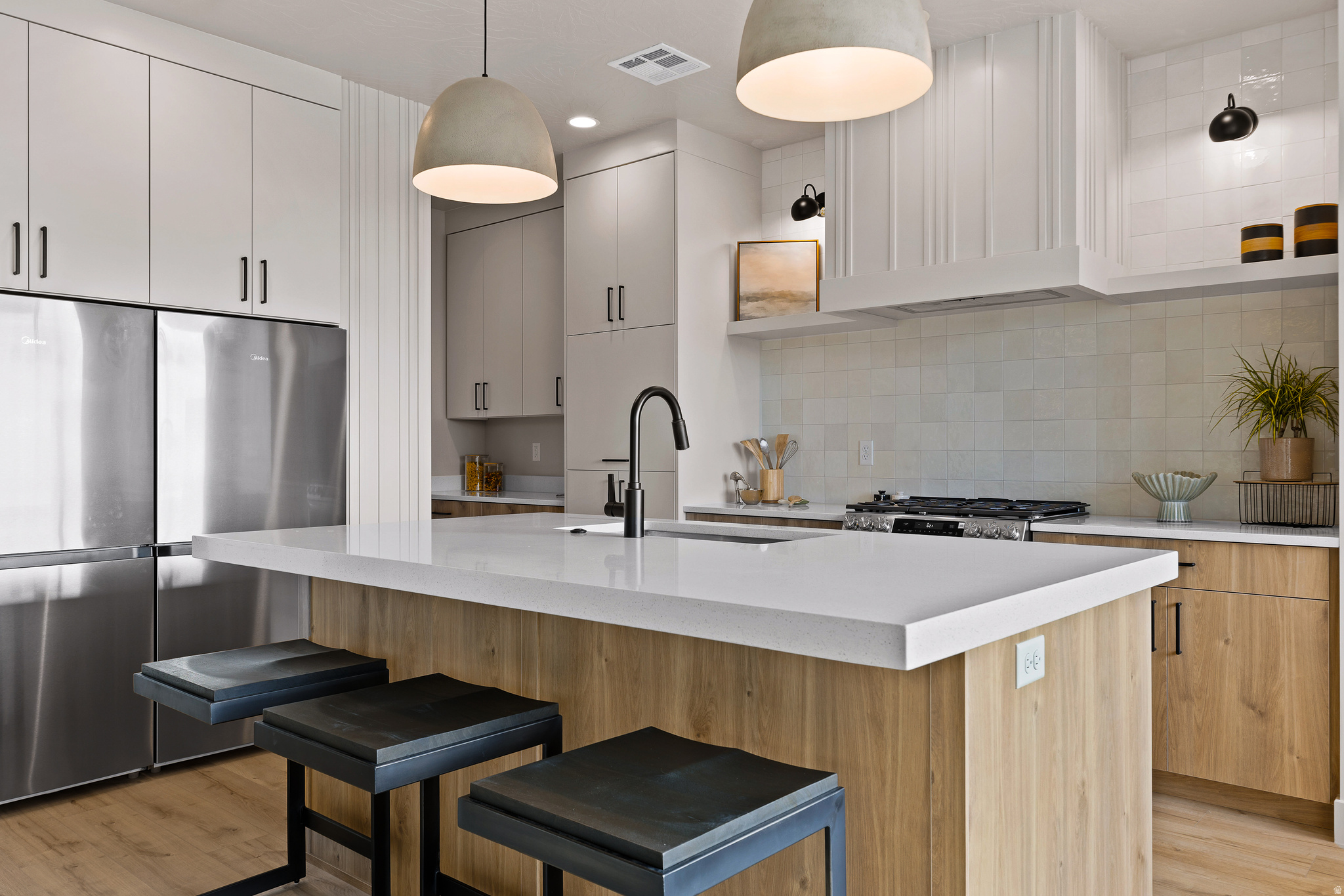 PAINTED SANDS - Residential Income