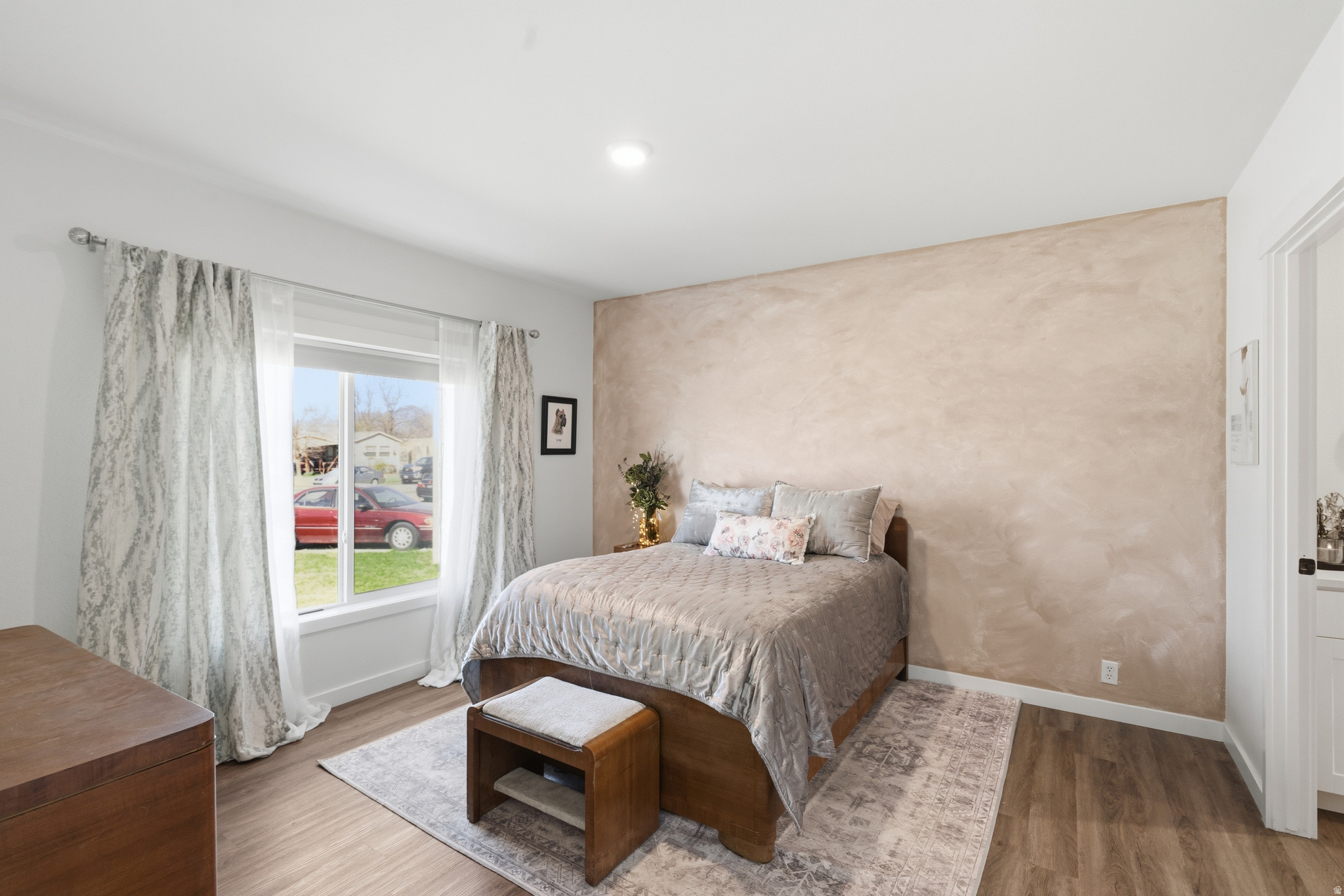 PALATIAL LIVING - Residential