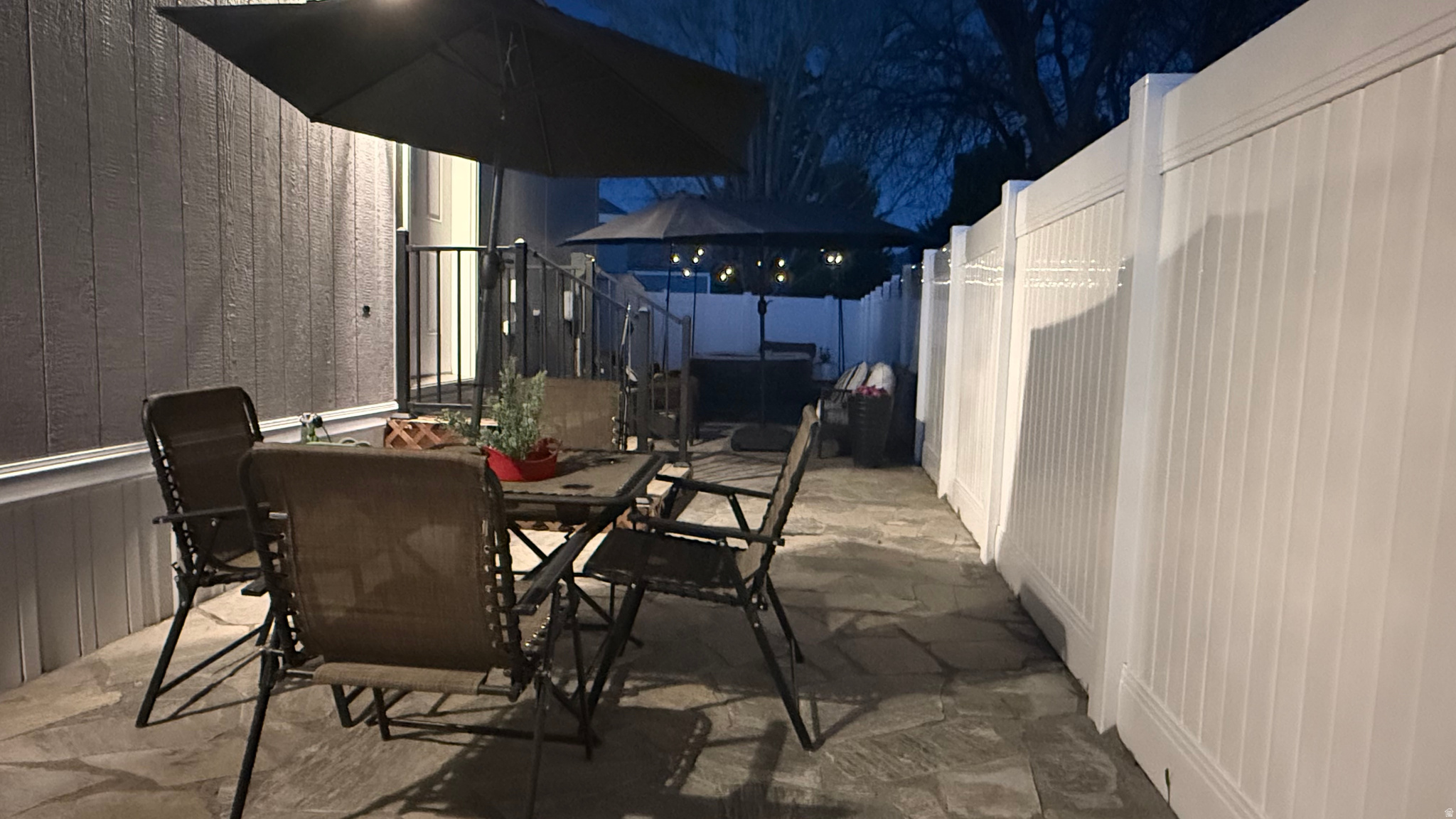 PALATIAL LIVING - Residential