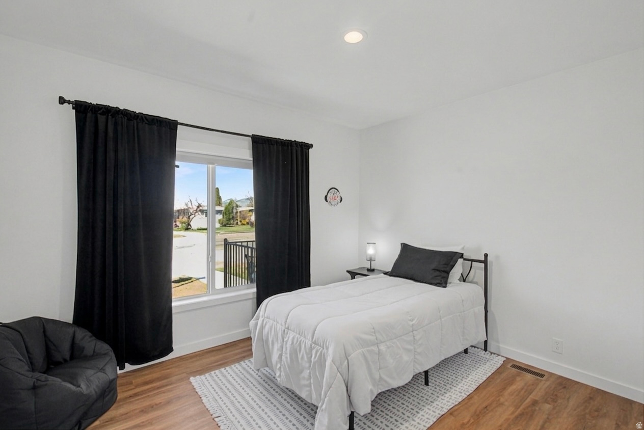 PALATIAL LIVING - Residential