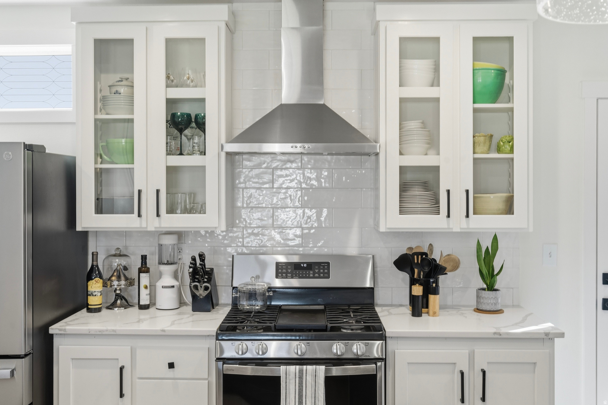 PALATIAL LIVING - Residential