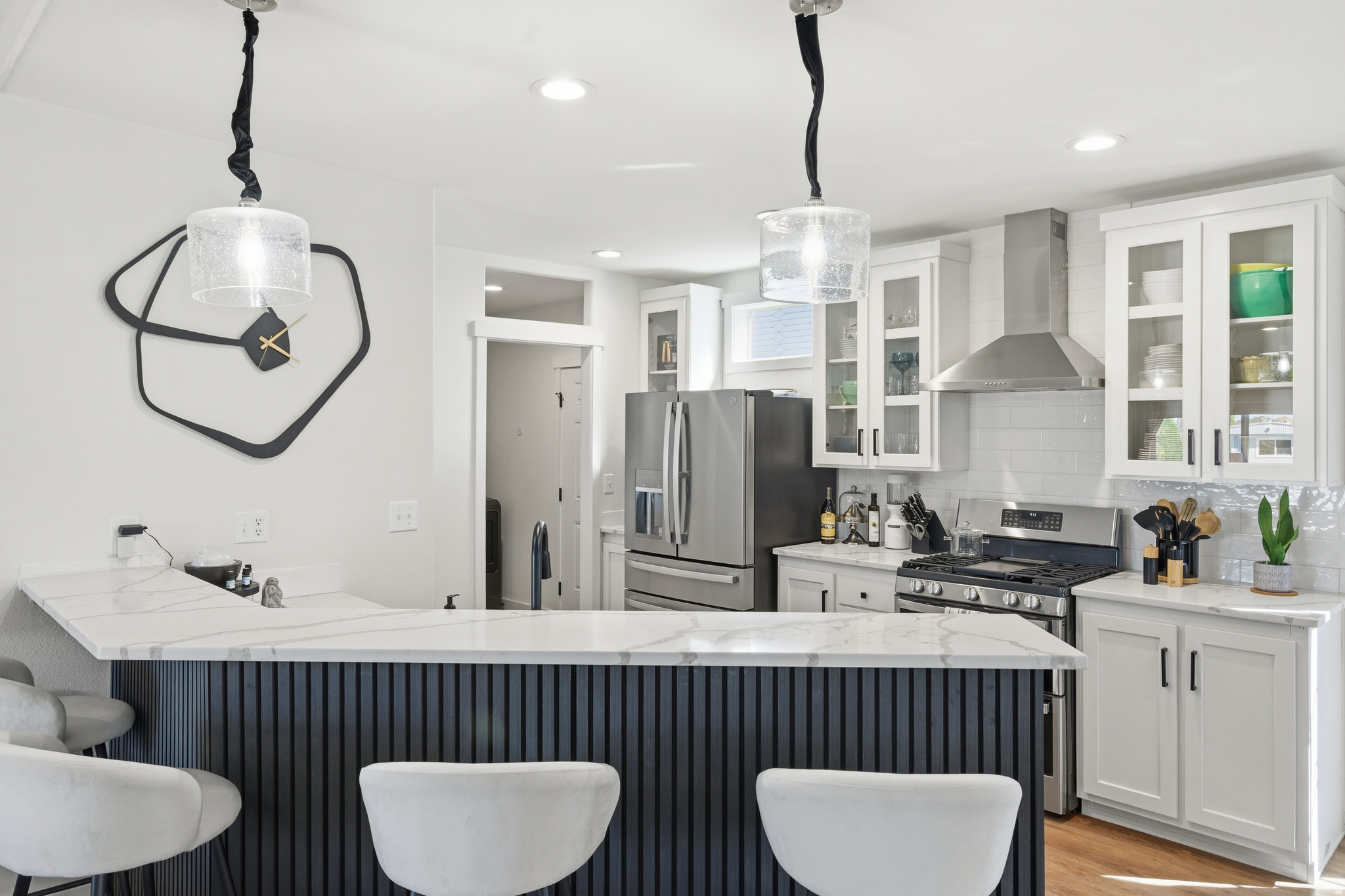 PALATIAL LIVING - Residential