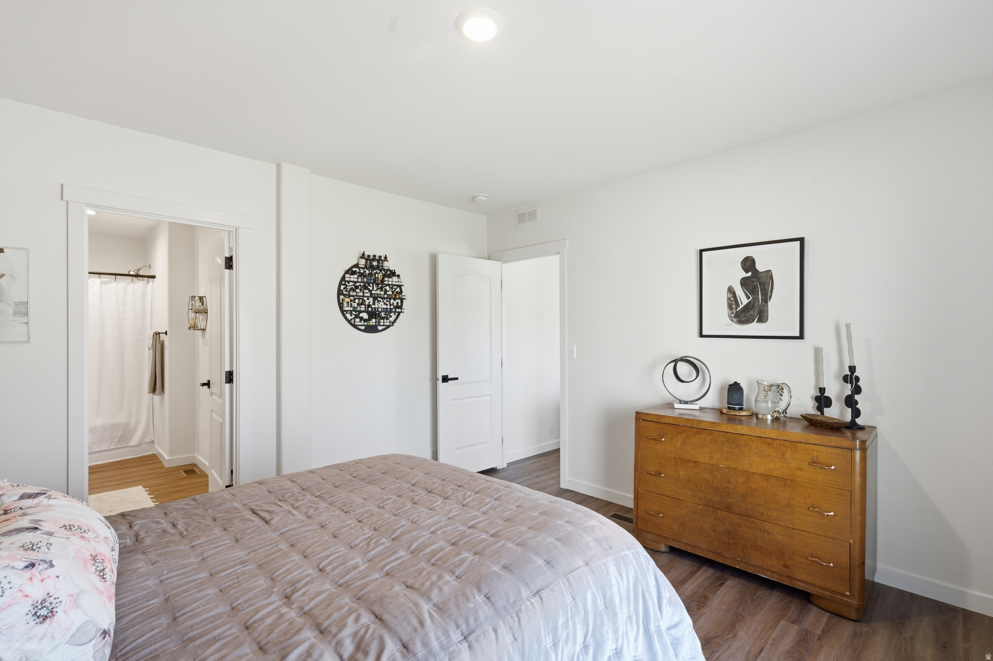 PALATIAL LIVING - Residential