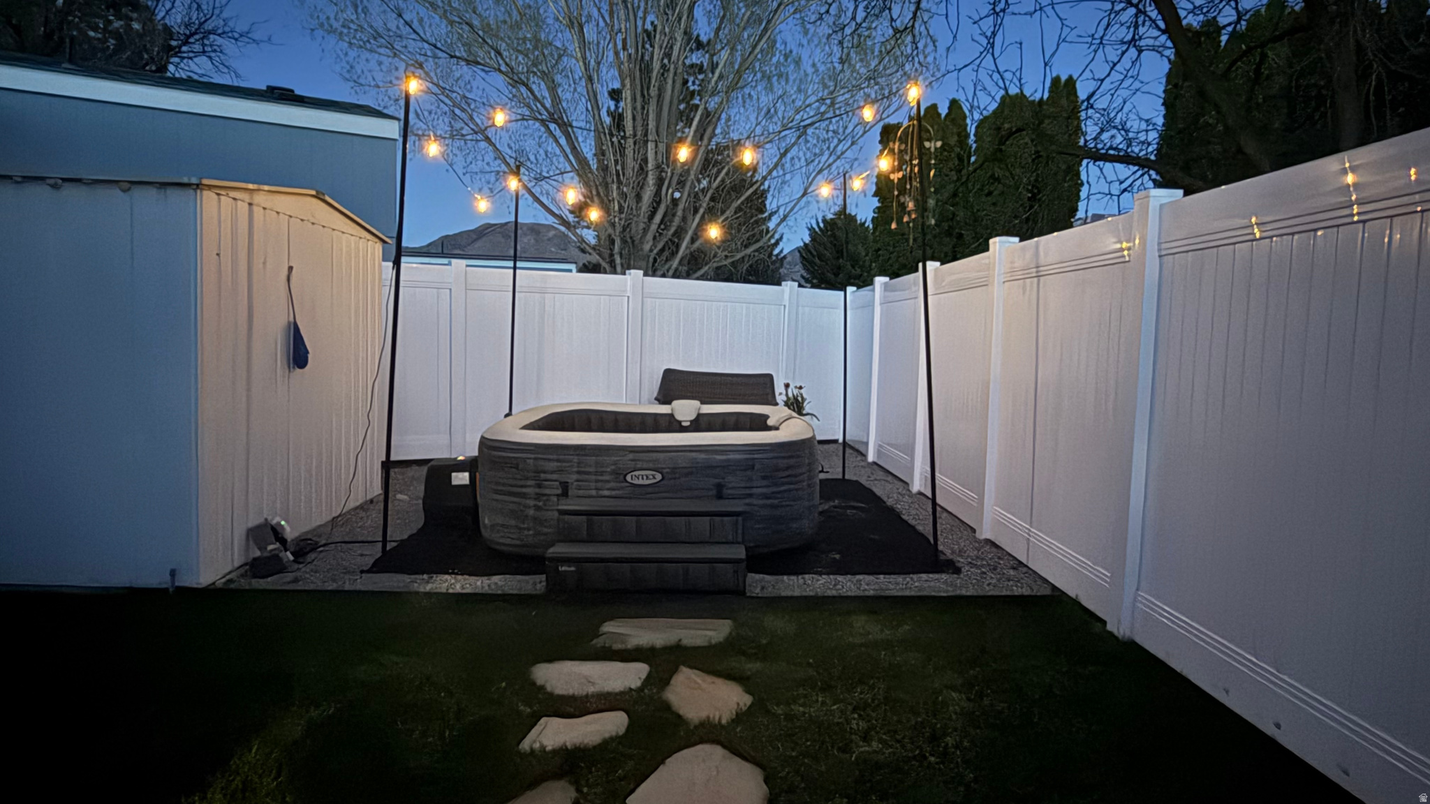 PALATIAL LIVING - Residential