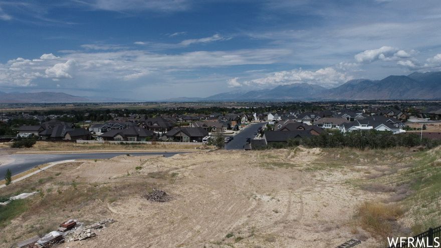 Beautiful sought after lot in Salem in the Loafer Mountain View subdivision!  With this lot you have unobstructed views of the entire valley.  Bring your own builder, but preferred builder would be Robert Nelson Construction.  This subdivision has No HOA, but does have CC & Rs that need to be met.  All house plans, site plans, grading and elevations are required to be approved by Robert Nelson Construction.  Buyer is advised to verify all information.