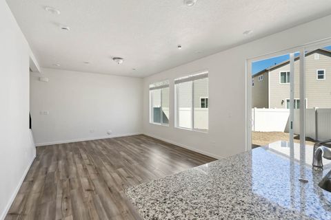 Tiny photo for 401 E KANAB CREEK DR #204, Saratoga Springs, UT 84045 (MLS # 2124770)
