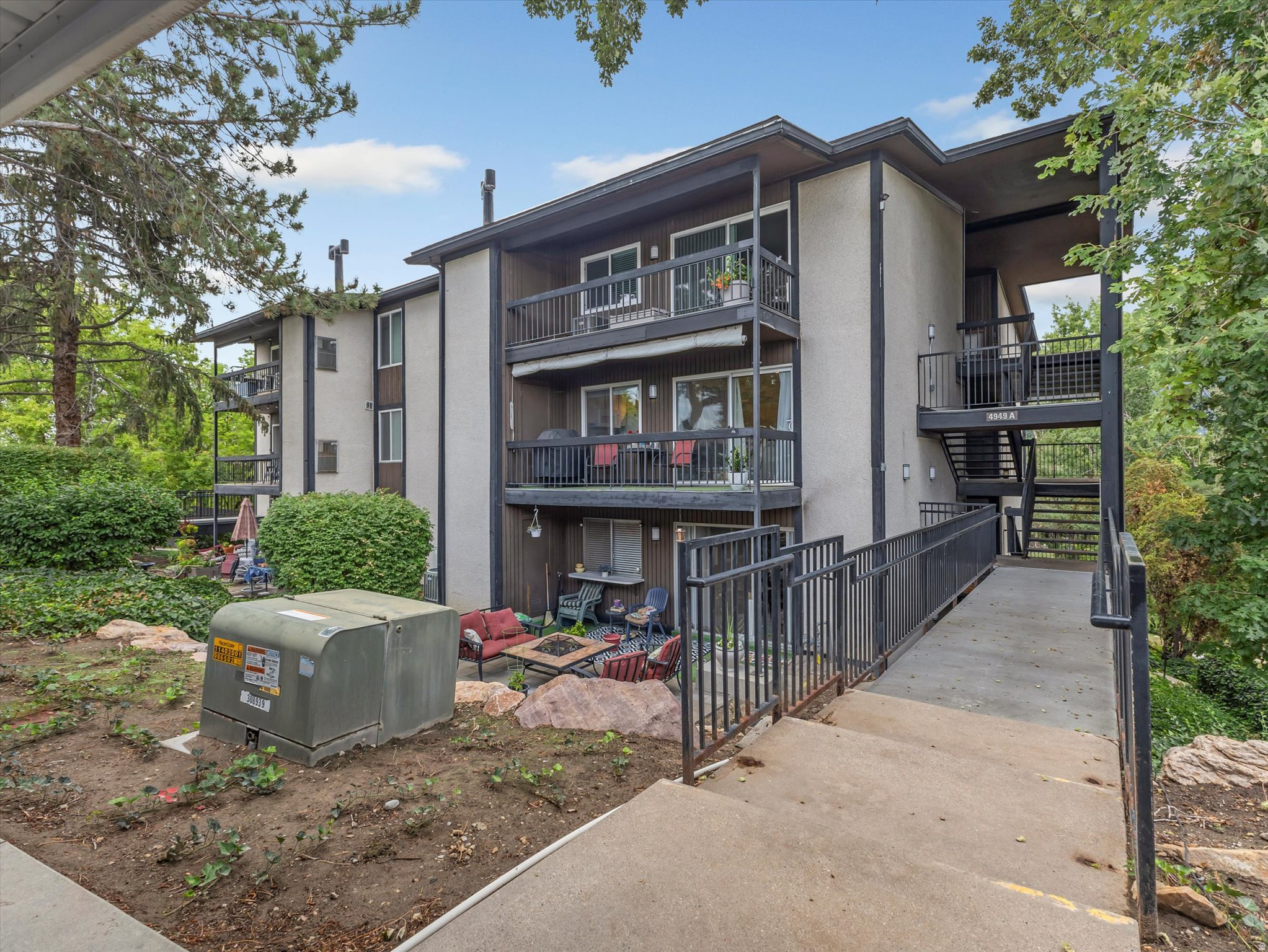 THREE FOUNTAINS - Residential