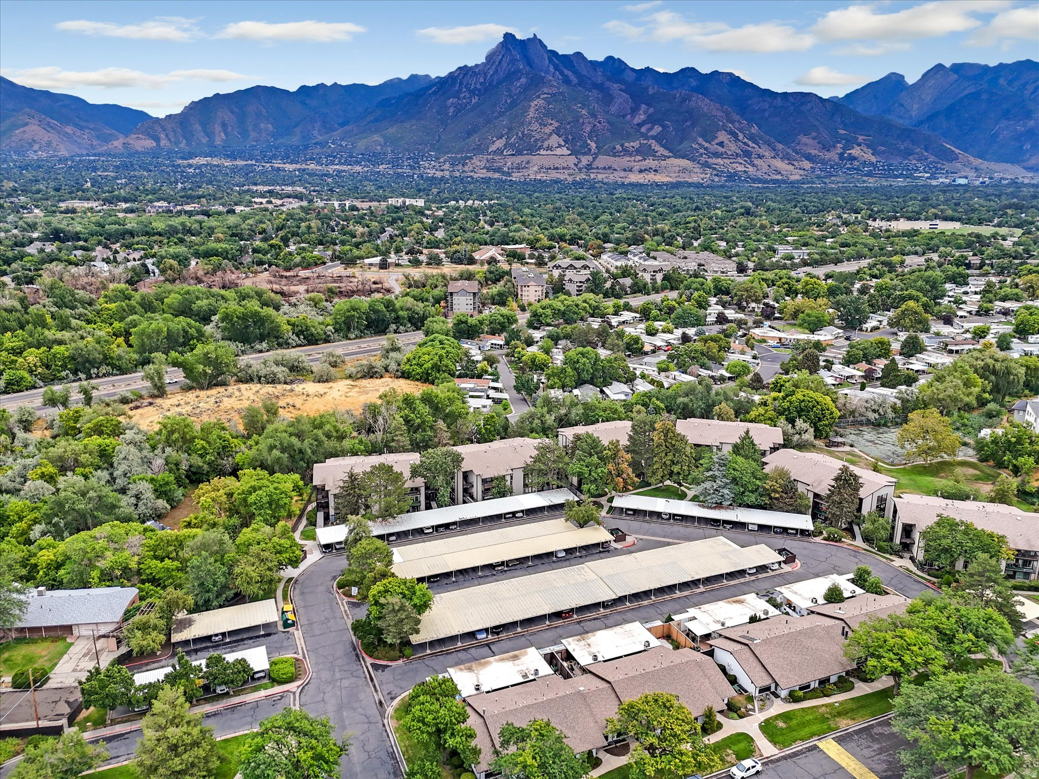 THREE FOUNTAINS - Residential