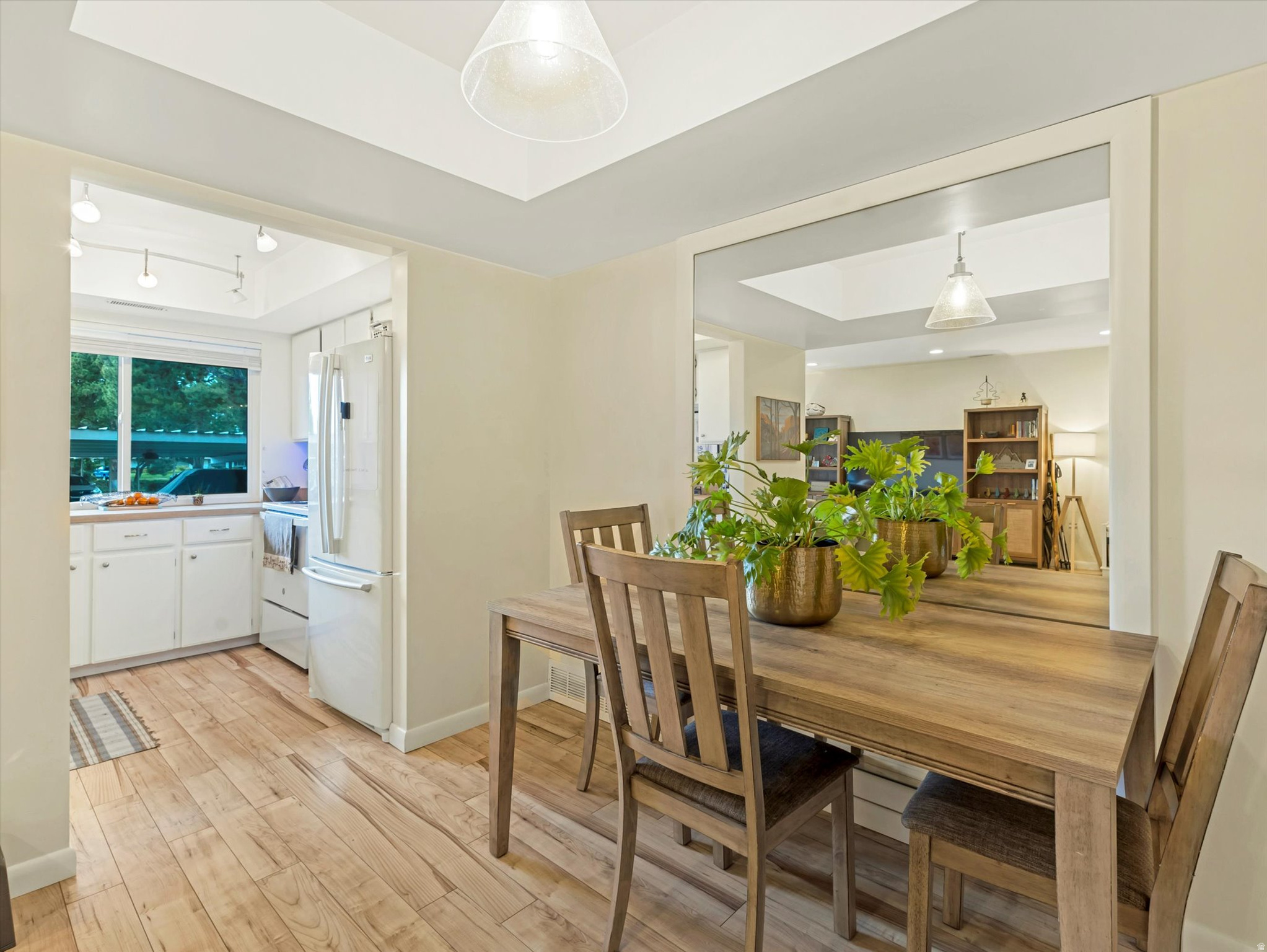 THREE FOUNTAINS - Residential