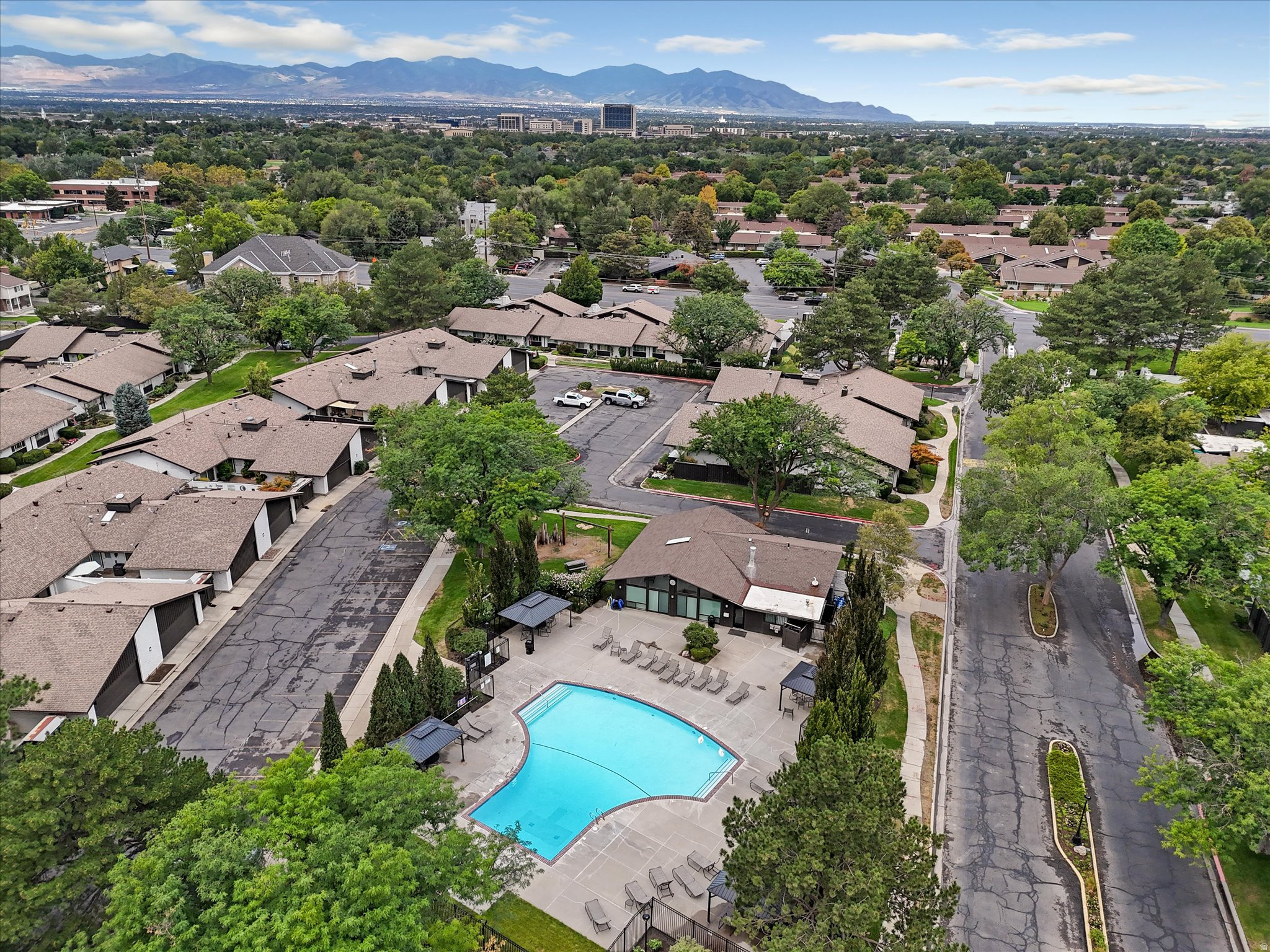 THREE FOUNTAINS - Residential