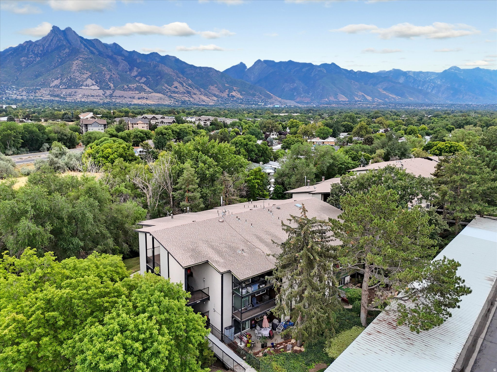 THREE FOUNTAINS - Residential