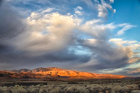 Tiny photo for 864 N SIHU WAY, Ivins, UT 84738 (MLS # 2127765)