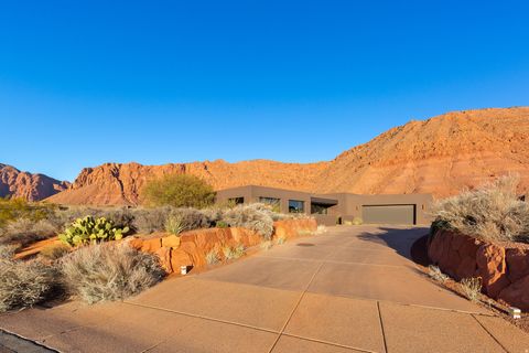 Tiny photo for 864 N SIHU WAY, Ivins, UT 84738 (MLS # 2127765)