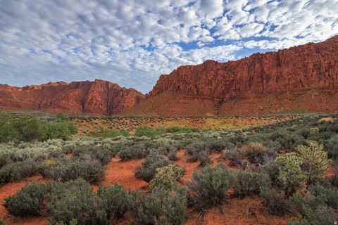 Tiny photo for 864 N SIHU WAY, Ivins, UT 84738 (MLS # 2127765)