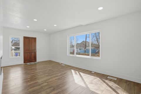 Tiny photo for 2993 S 600 E, Salt Lake City, UT 84106 (MLS # 2143034)