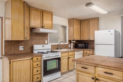 Tiny photo for 461 DIAGONAL ST, Saint George, UT 84770 (MLS # 2147506)
