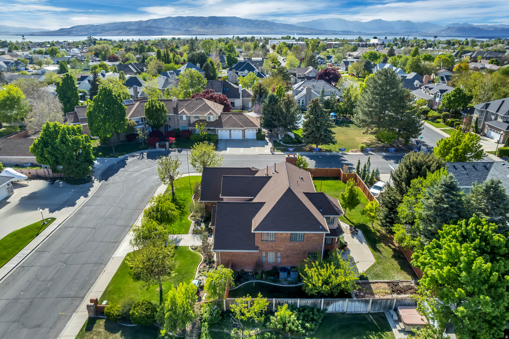 COUNTRYSIDE - Residential
