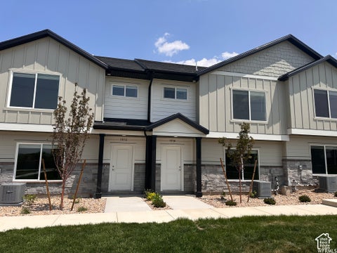 Photo of 1914 E 1550 N, Spanish Fork, UT 84660 (MLS # 2189680)