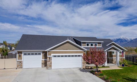 Photo of 1332 W SALMON CADDIS DR, Bluffdale, UT 84065 (MLS # 2160290)