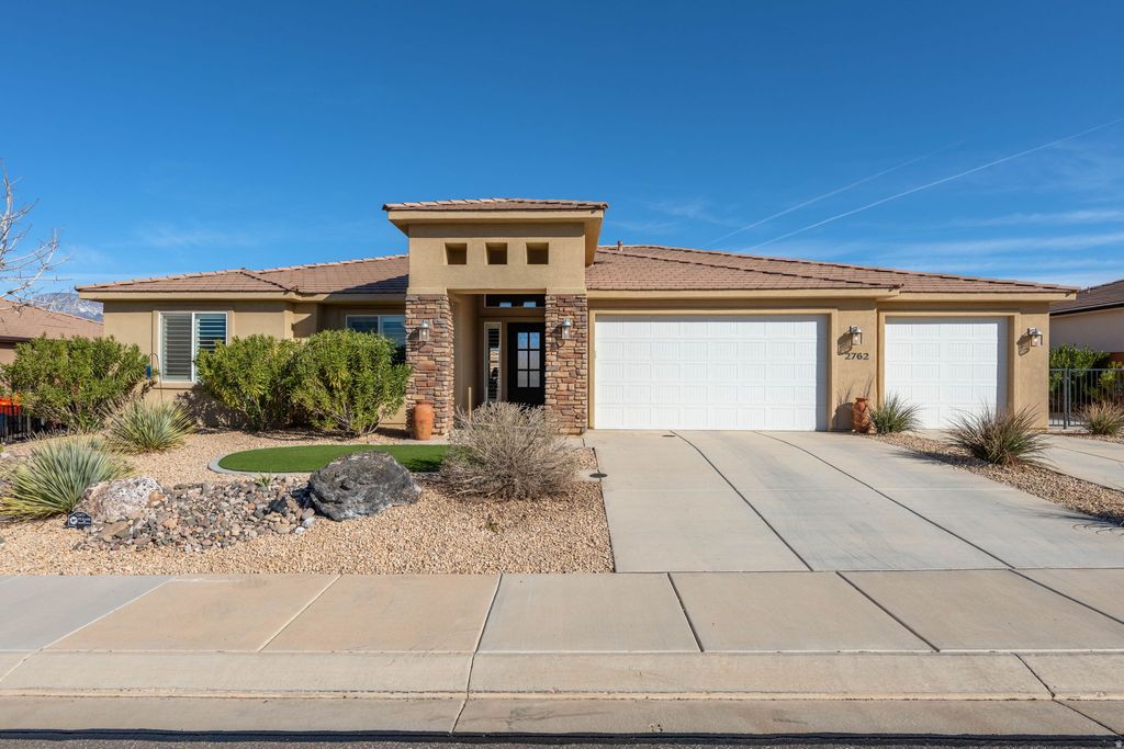 Photo of 2762 W 310 N, Hurricane, UT 84737 (MLS # 2143524)