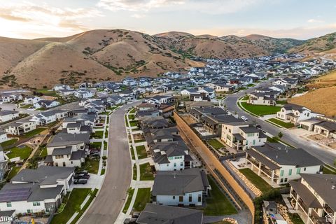 Tiny photo for 5516 N VALLEY VIEW RD, Lehi, UT 84043 (MLS # 2098764)