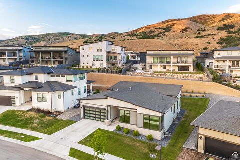 Tiny photo for 5516 N VALLEY VIEW RD, Lehi, UT 84043 (MLS # 2098764)