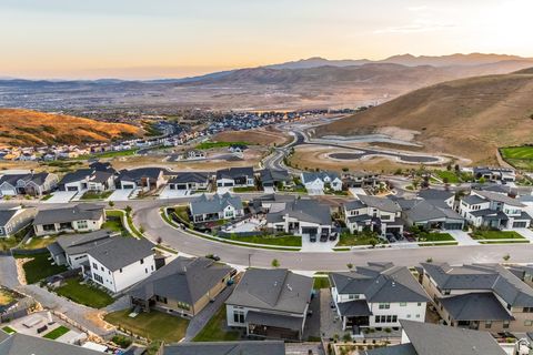 Tiny photo for 5516 N VALLEY VIEW RD, Lehi, UT 84043 (MLS # 2098764)