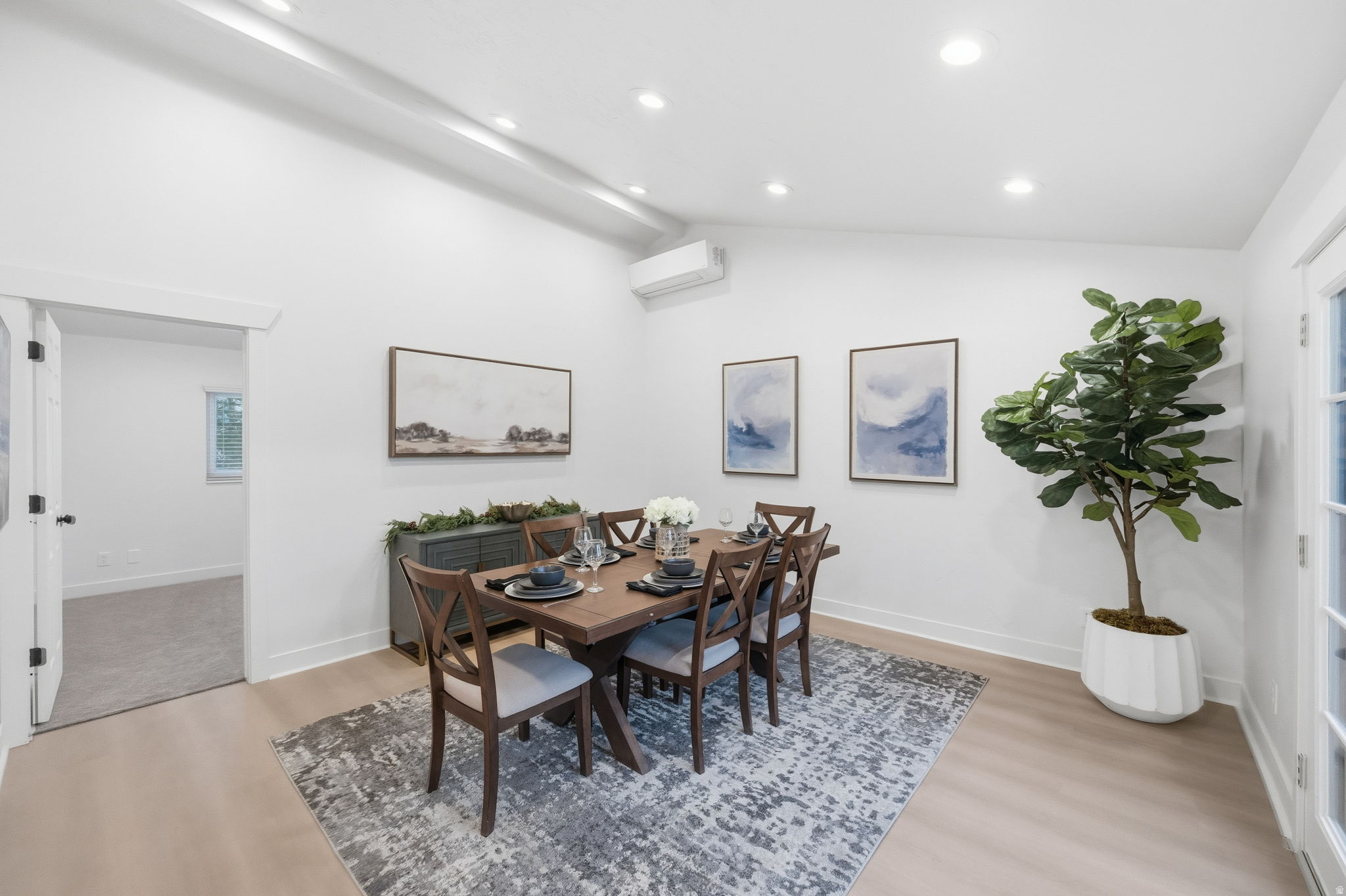 WOODLEDGE SU - Residential