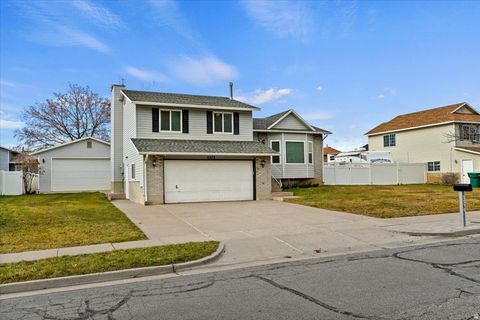 Tiny photo for 2273 N 1975 E, Layton, UT 84040 (MLS # 2127145)