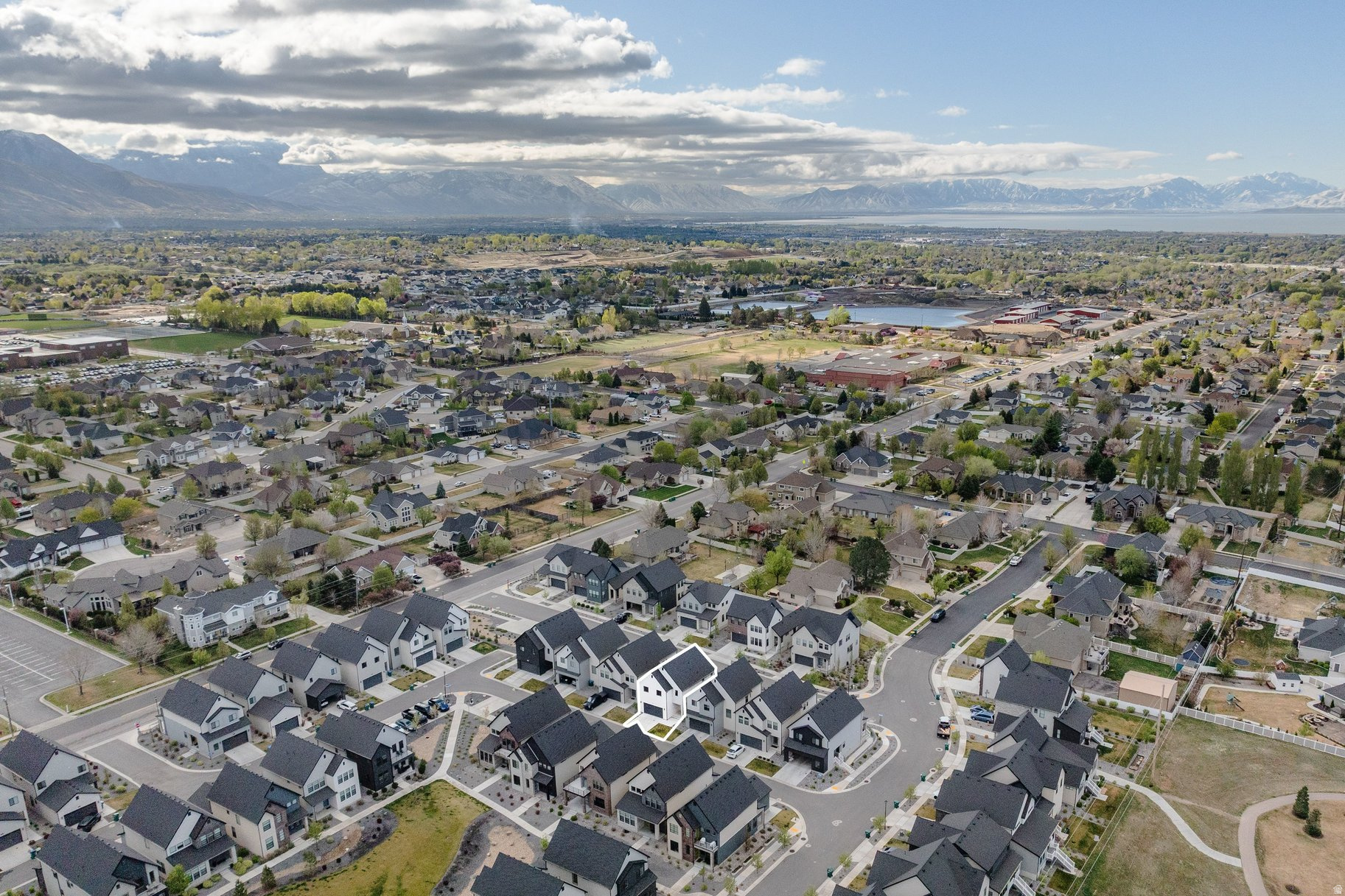 PARKVIEW COTTAGES - Residential