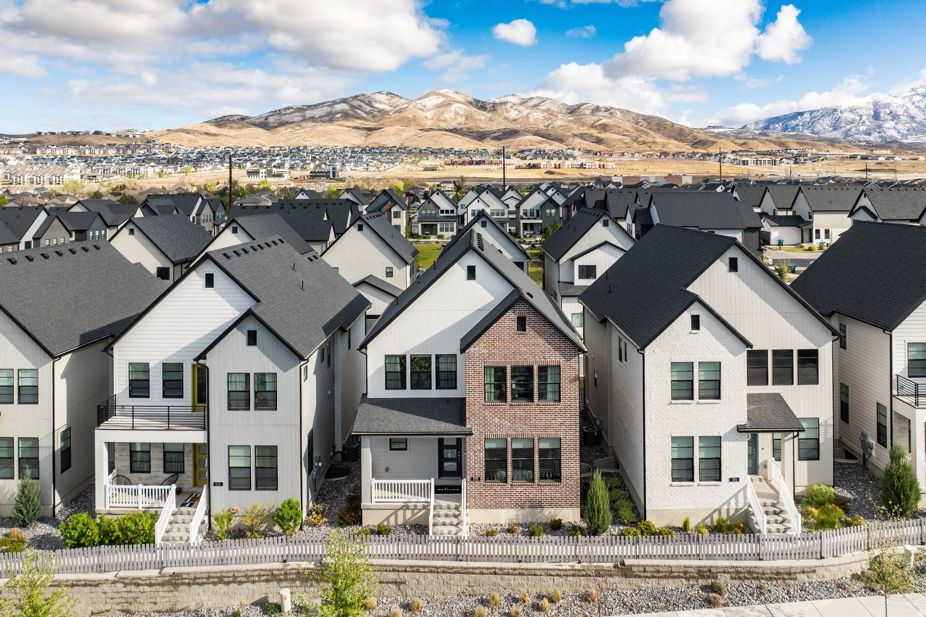 PARKVIEW COTTAGES - Residential