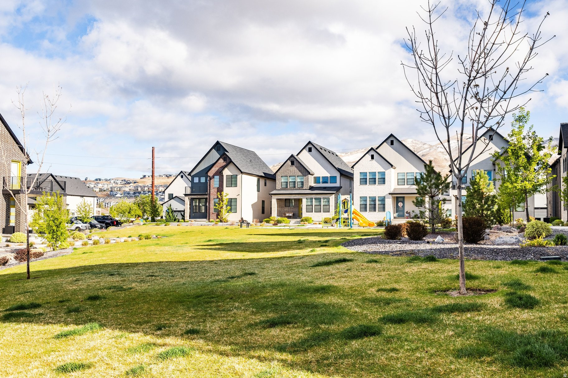 PARKVIEW COTTAGES - Residential