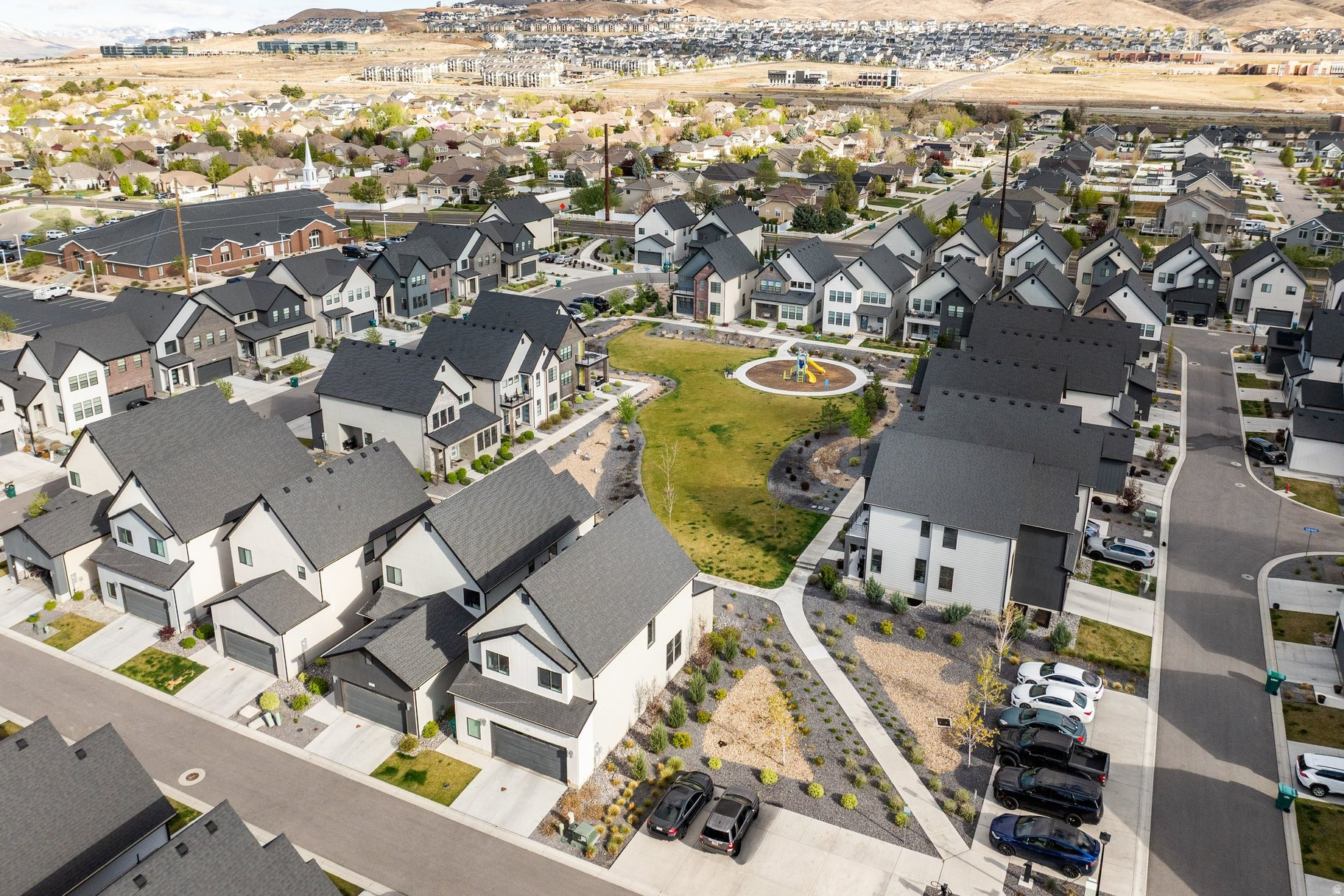 PARKVIEW COTTAGES - Residential