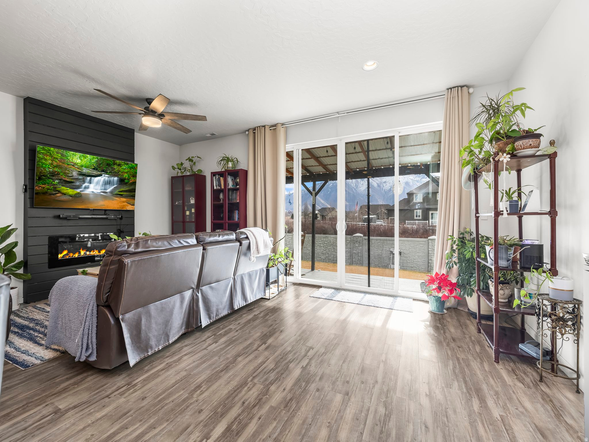 MINERS GROVE - Residential