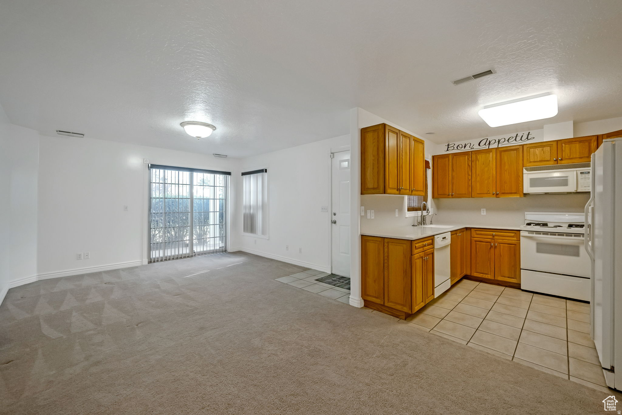 FIVE STAR CONDO - Residential