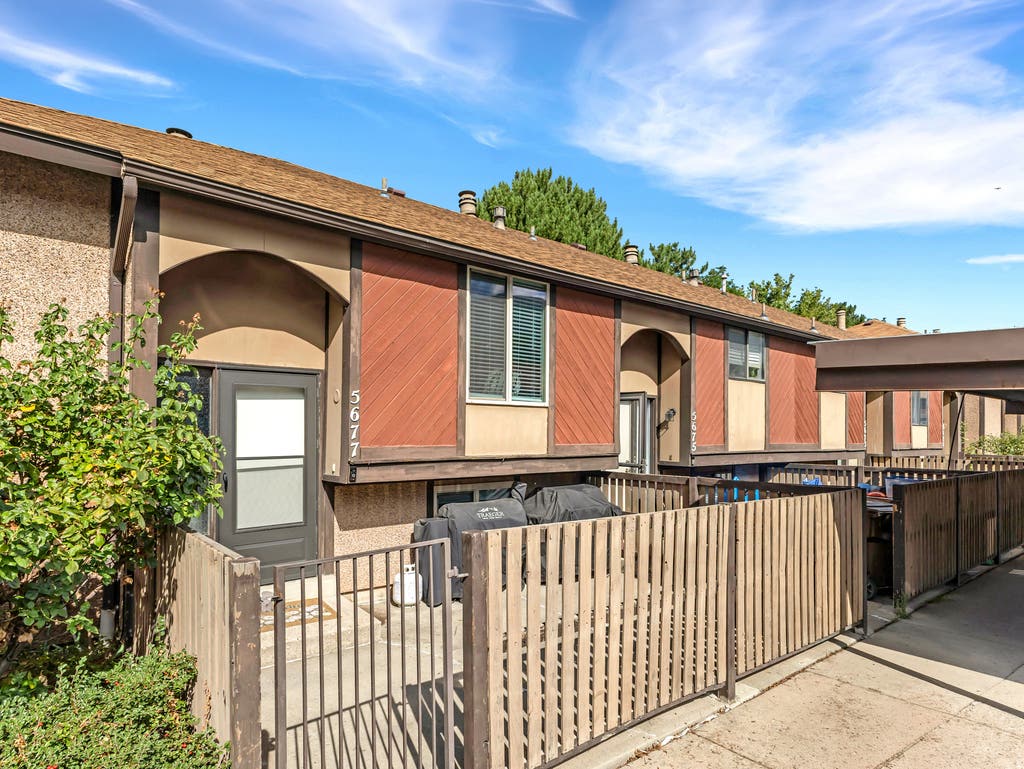 Photo of 5677 S ASPEN CT E, South Ogden, UT 84403 (MLS # 2179220)
