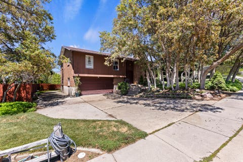 Tiny photo for 703 EMERALD DR, Bountiful, UT 84010 (MLS # 2176493)