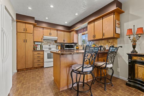Tiny photo for 703 EMERALD DR, Bountiful, UT 84010 (MLS # 2176493)