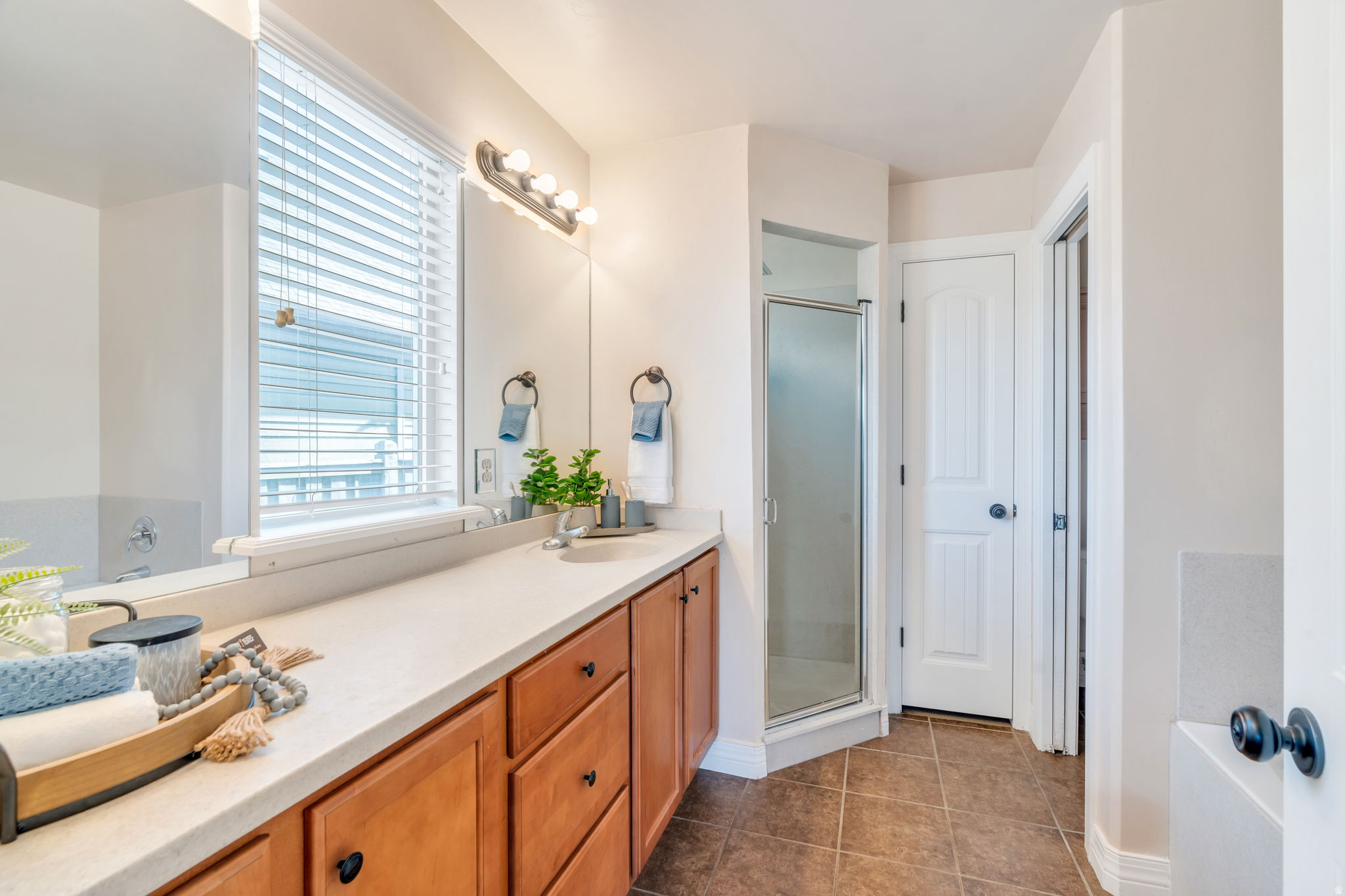 EAGLES GATE - Residential