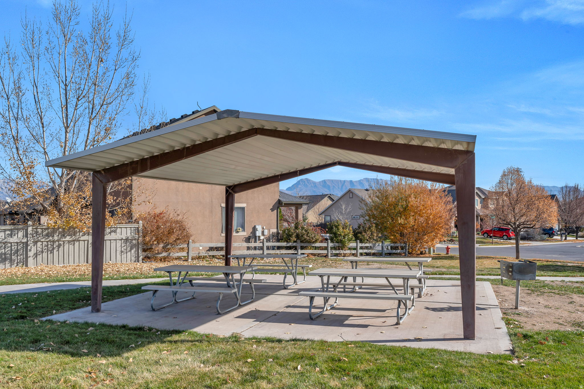 EAGLES GATE - Residential